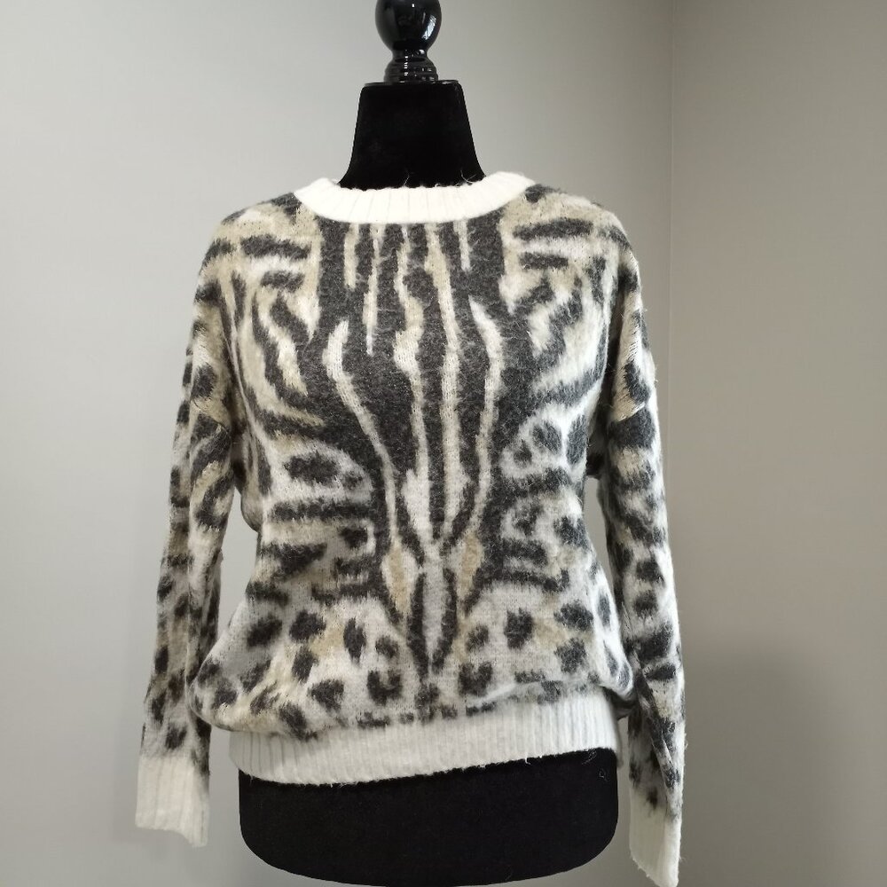 EXPRESS BROWN CREAM ANIMAL PRINT ACRYLIC SWEATER WOMEN S